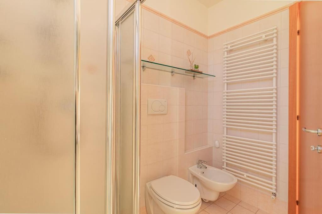 Appartamento Bellavista Con Ac E Posto Auto A Brunate Όπως Εξωτερικό φωτογραφία